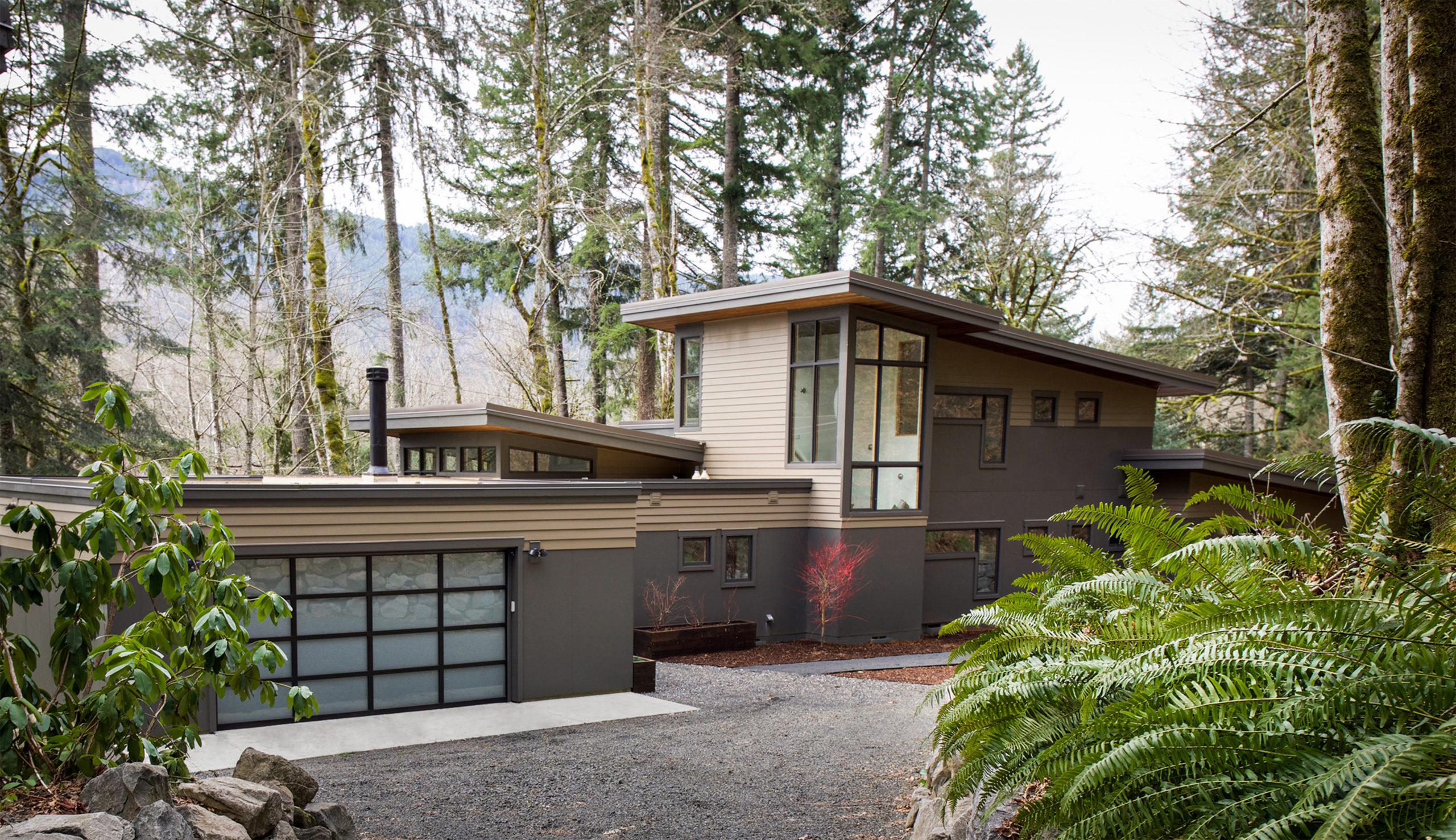 Contemporary Oregon Valley home